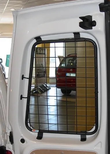 Inbrottsgaller i bakdörr på transportbil