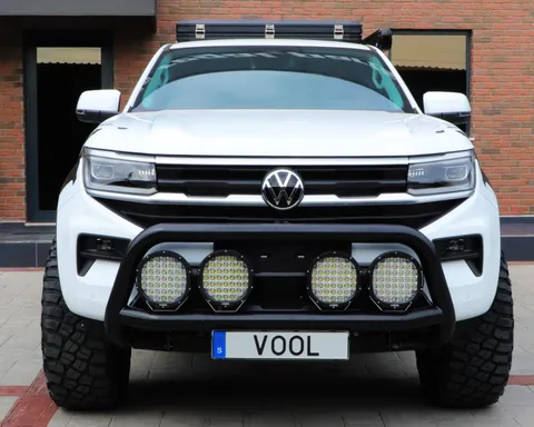 Amarok med fyra extraljus